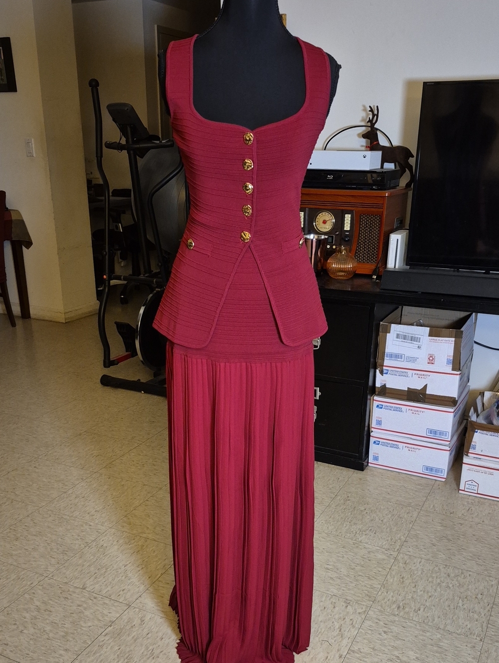 Women's 2Pc Burgundy Vest And  Pleated Maxi Skirt - Elegant Evening Wear